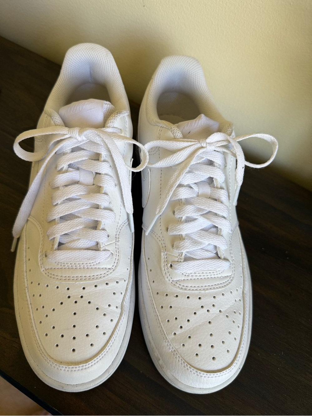Nike Men's White Low-Top Leather Sneakers
